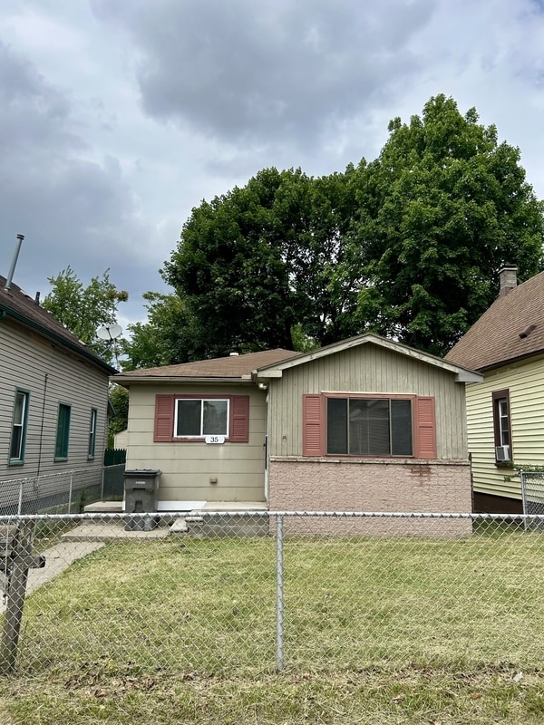 Building Photo - 35 E Charlotte Ave
