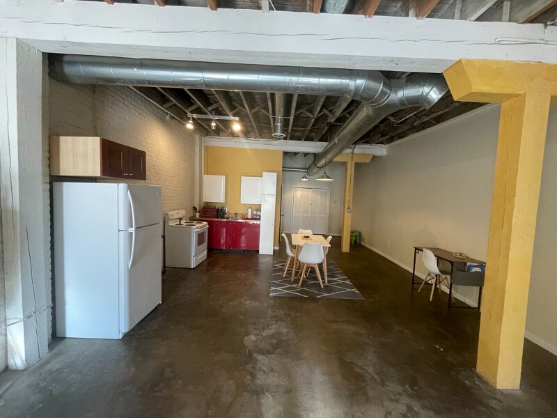 Building Photo - 1009 Jefferson St