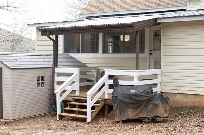 Building Photo - Cozy 4 Bed, 3 Bath Home Near Downtown Opelika!