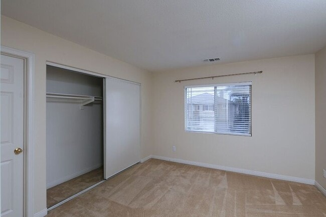 Building Photo - 26400 Castle Ln