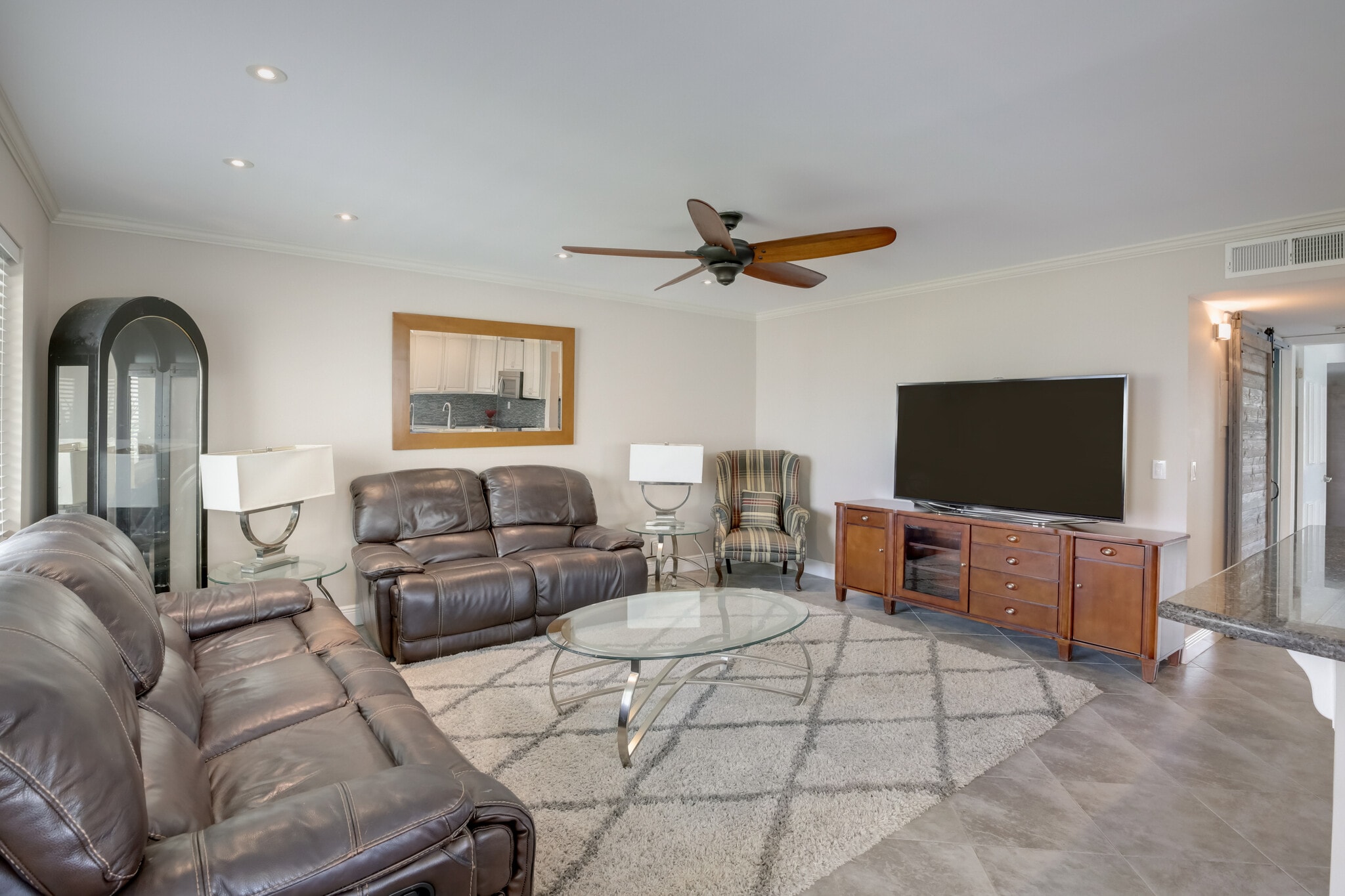 Building Photo - 510 Flanders K