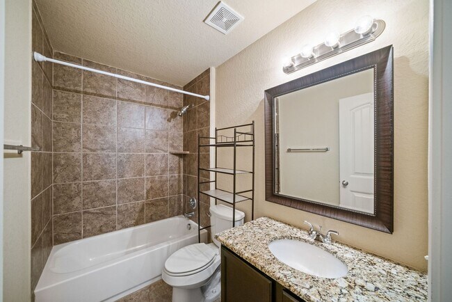 Building Photo - Immaculate Home in the Coveted Fairway Rid...