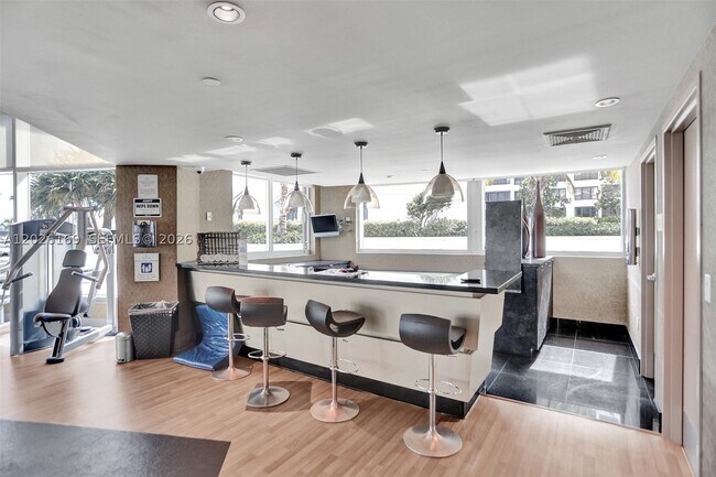Building Photo - 3101 S Ocean Dr