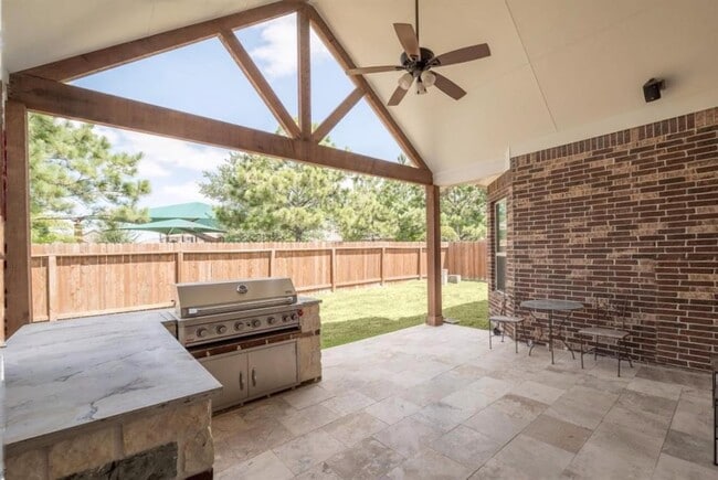 Building Photo - 26726 Grey Peregrine Dr