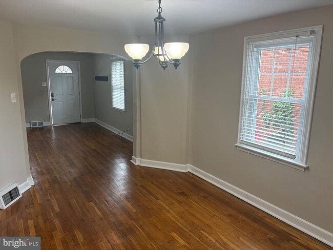Building Photo - 2804 Belmont Ave
