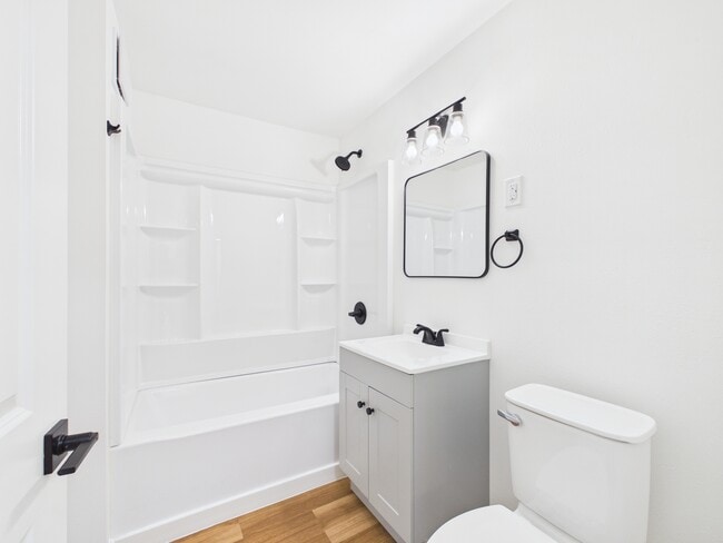 Building Photo - 1301 9th Ave