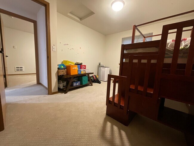 Building Photo - Beautiful 3 Bedroom, 2.5 Bath Home in Clearwood Community!