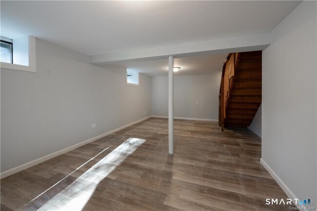 Building Photo - 927 Birmingham St