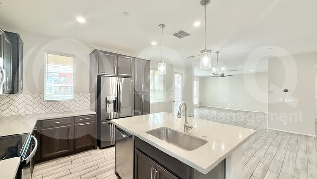 Primary Photo - 1250 Abbey Ln