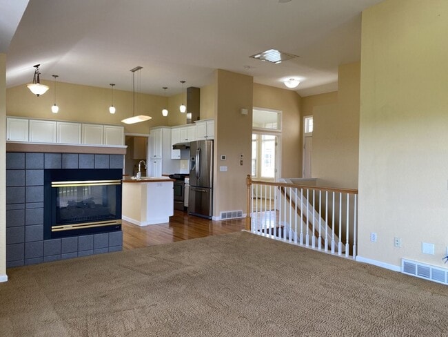 Building Photo - 5742 Crestwood Dr