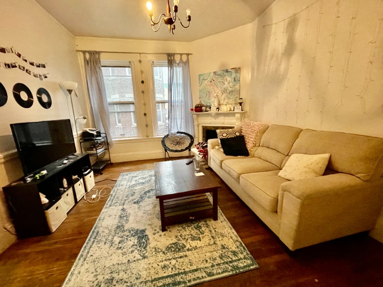 Building Photo - 73 Westland Ave