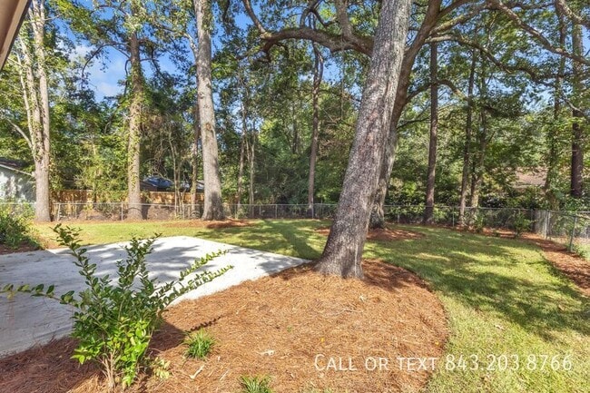 Building Photo - 301 Sprucewood Dr