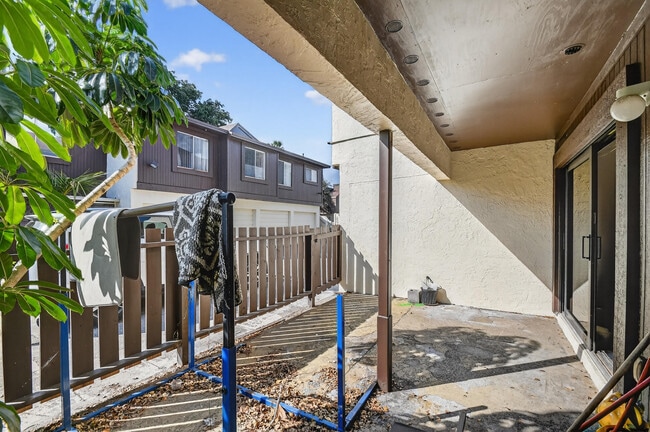 Building Photo - 5352 Bosque Ln