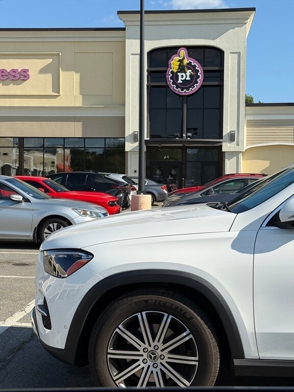 Building Photo - 70 Shrewsbury Green Dr