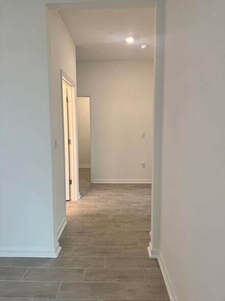 Building Photo - 879 Shumard Wy