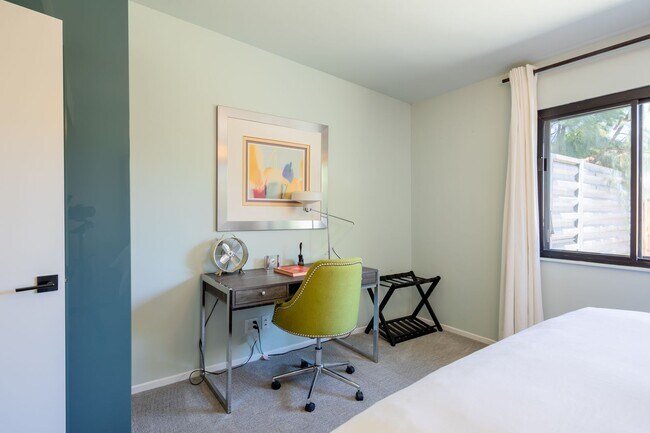 Building Photo - Luxury Mid Century Oasis in Palm Springs
