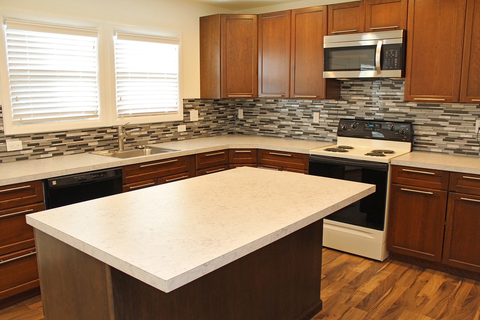 Building Photo - 9134 SE Ankeny St