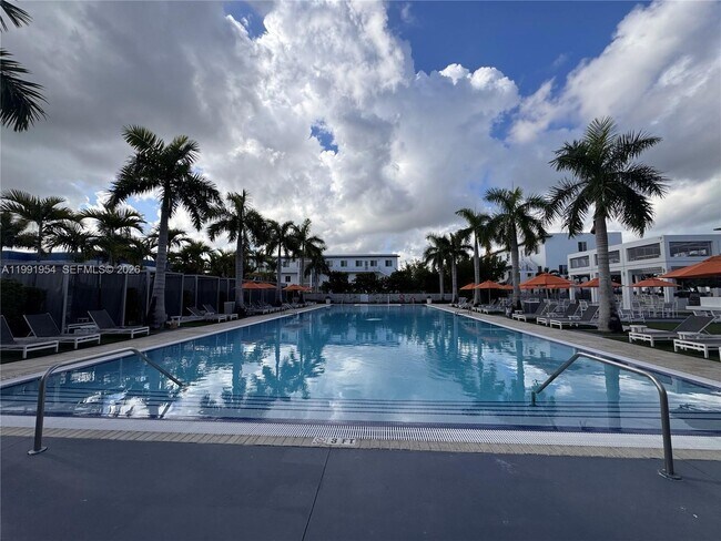 Building Photo - 10250 NW 66th St