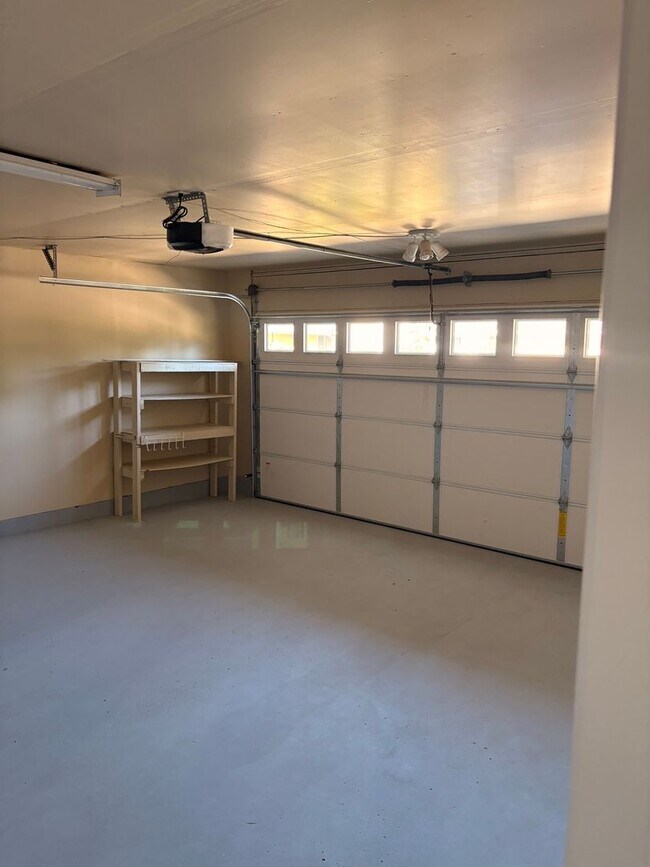 Building Photo - HALF MONTH FREE OF RENT Beautifully Remode...