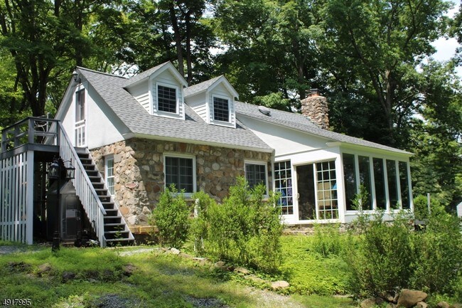 Building Photo - 920 Ridge Rd