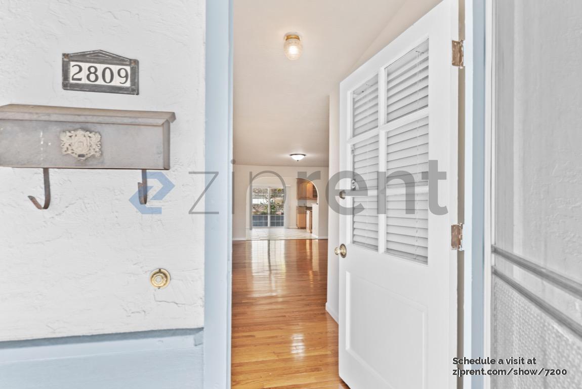Building Photo - Unit