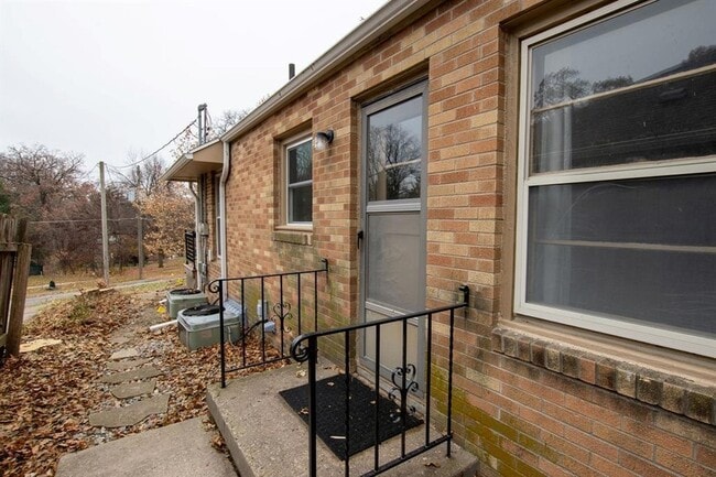 Building Photo - 4931 Woodland Ave