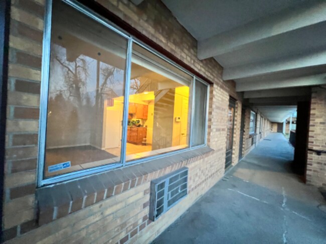 Building Photo - 800 W Belleview Ave