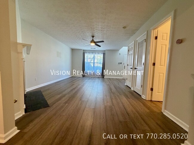 Building Photo - 2084 Manhattan Pkwy