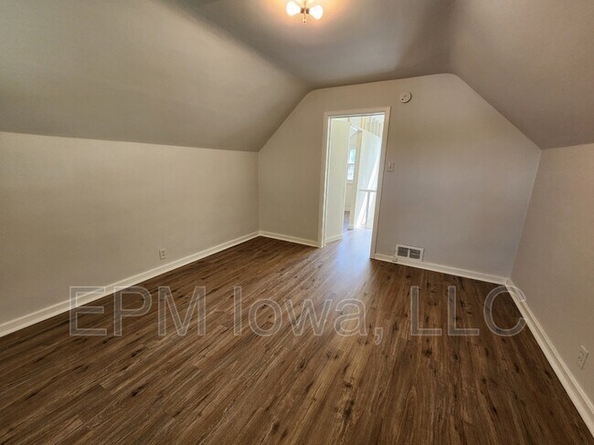 Building Photo - 615 Kirkwood Ave