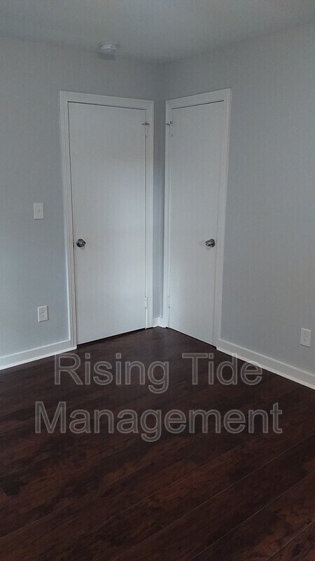 Building Photo - 1909 16th Ave N