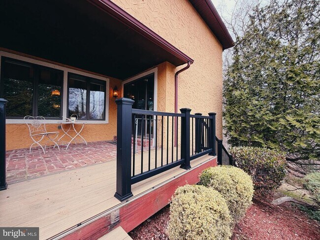 Building Photo - 1317 Mettler Rd