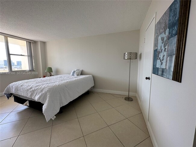 Building Photo - 3180 S Ocean Dr