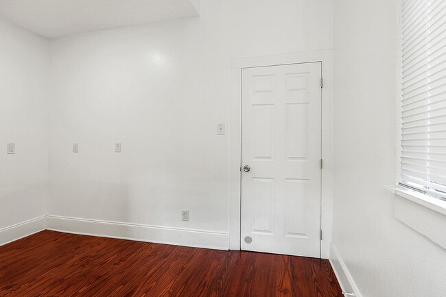Building Photo - 2120-2122 New Orleans St.