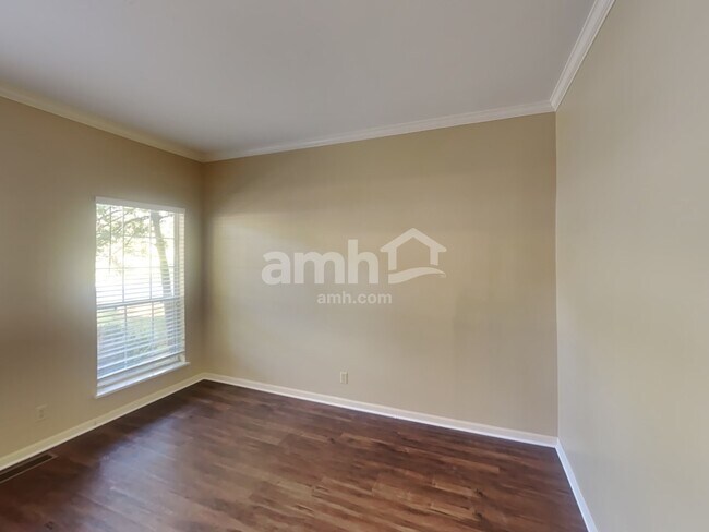 Building Photo - 601 Magnolia Ln