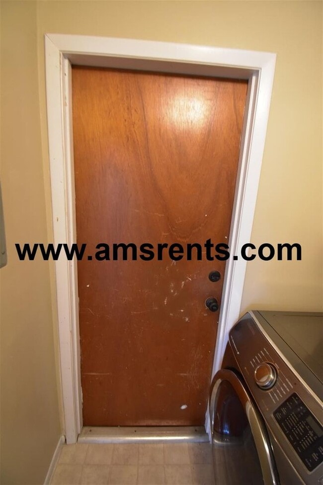 Building Photo - Spacious 3 bedroom House in Orlando