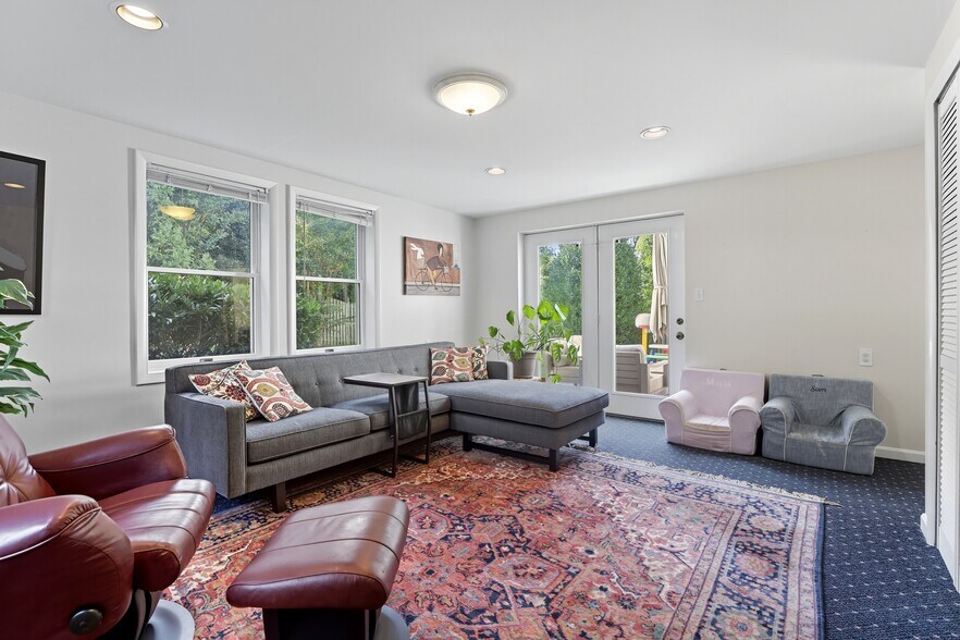 Building Photo - 9418 Balfour Dr