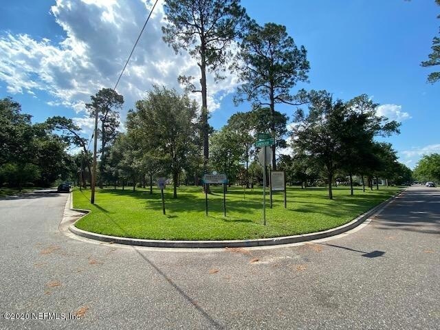 Building Photo - 4565 Royal Ave