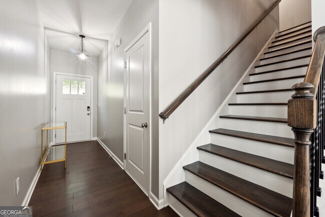 Building Photo - 1499 River Oak Ln