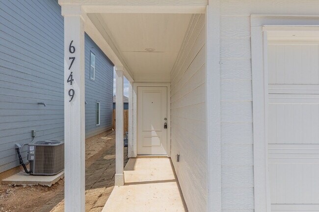 Building Photo - 6749 Marble Rdg