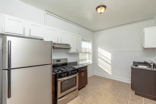 Building Photo - 4823 N Springfield Ave