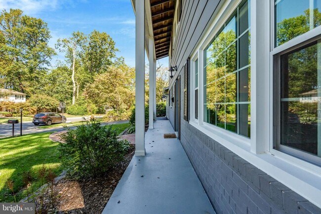Building Photo - 6805 Reynard Dr