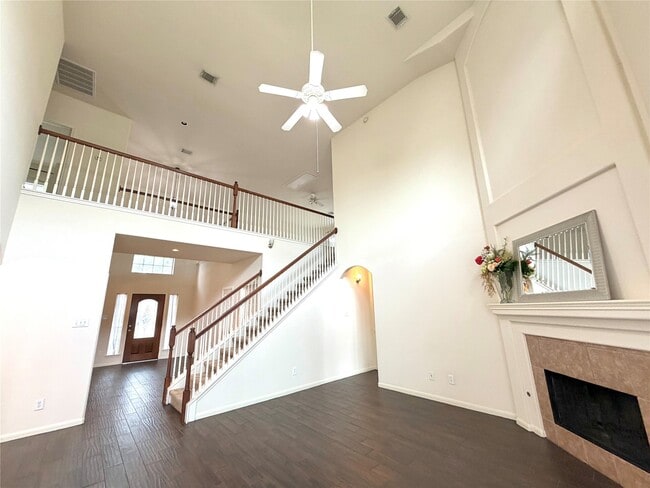 Building Photo - 25122 Southbriar Ln