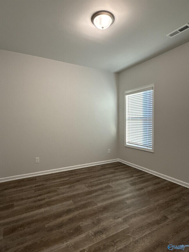 Building Photo - 102 Ranna Dr