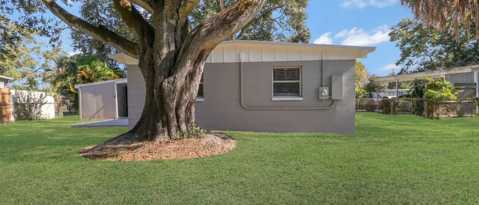 Building Photo - 1325 Windsor Way