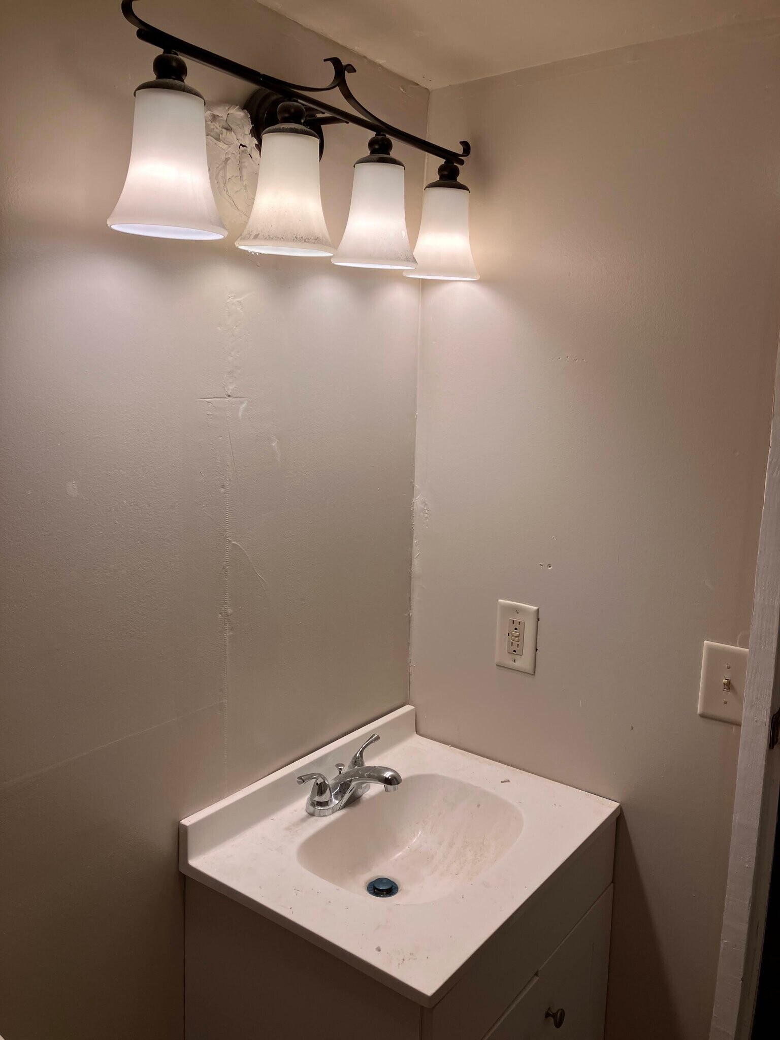 Building Photo - 2831 Oak Hill Cir