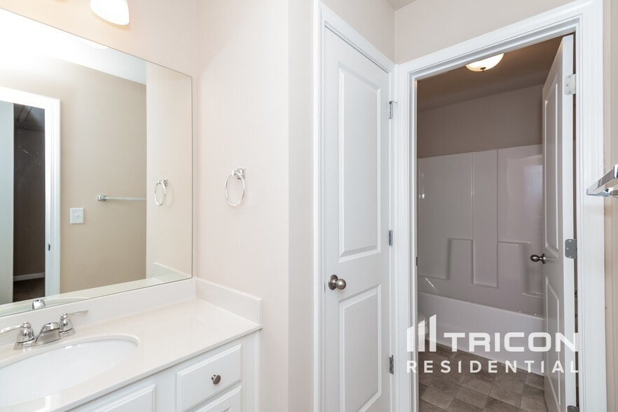 Building Photo - 193 Southwind Cir