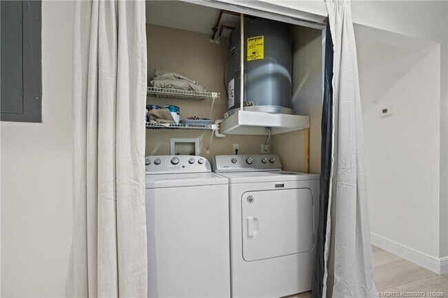 Building Photo - 1210 SE Parkview Pl