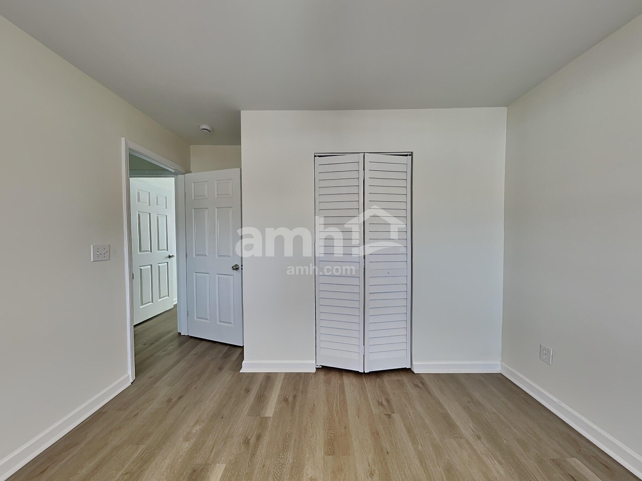 Building Photo - 611 Westbury Way