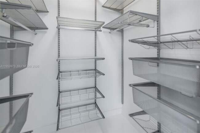 Building Photo - 1401 SW 22nd St