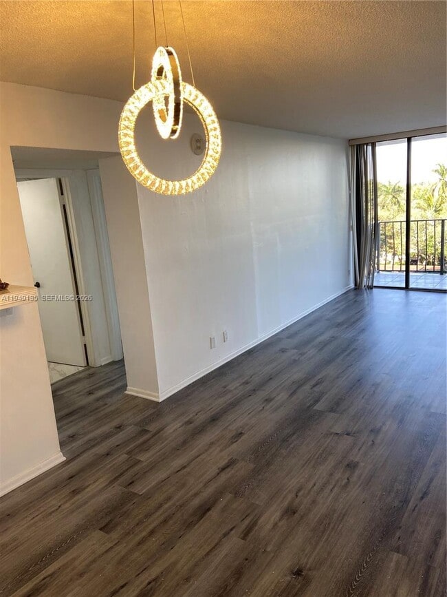 Building Photo - 780 NE 69th St